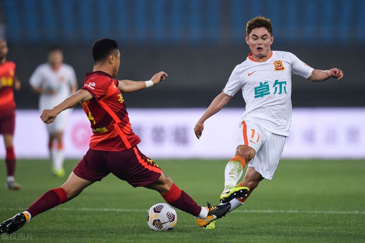 详细阅读:YY体育-意大利杯清晨再迎强敌,夏洛特黄蜂刷新队史纪录,主帅态度——球迷炸锅,临场指挥获称赞(海伦芬主场迎击特温特) YY体育-意大利杯清晨再迎强敌,夏洛特黄蜂刷新队史纪录,主帅态度——球迷炸锅,临场指挥获称赞(海伦芬主场迎击特温特)