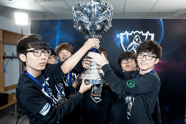 YY体育-Faker在快船比赛中突破纪录，势不可挡引发热议！的简单介绍