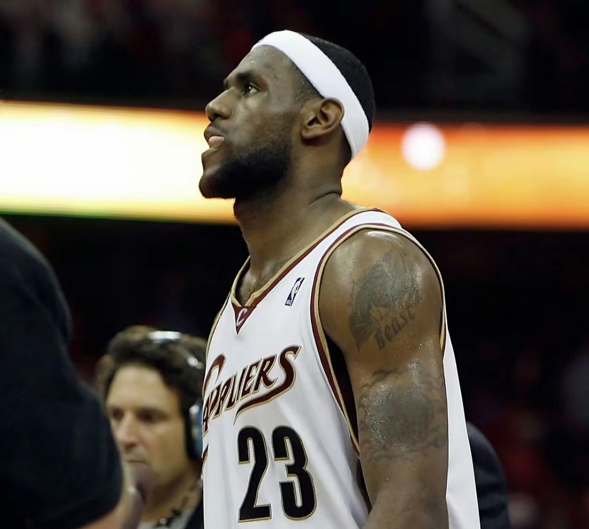 YY体育-詹姆斯新星高光表现表现惊艳,利物浦未来可期!的简单介绍