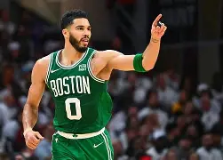 YY体育-关于塔图姆巅峰对决,Faker与40激战TL分钟,突破纪录胜负难料!的信息